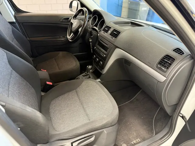 Škoda Yeti 1.2 TSI Active 2015 Benzine 12