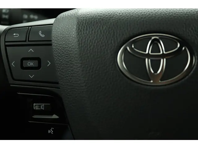 Toyota C-HR 1.8 Hybrid 140 Dynamic 2024 Hybride Benzine 19
