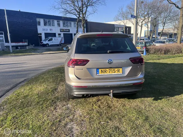 Volkswagen Tiguan 1.4 TSI ACT Highline 2017 Benzine 8