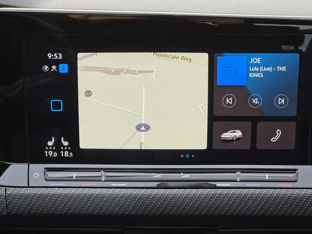 Volkswagen Golf 1.5 eTSI R-Line Business+ 2021 Benzine 13