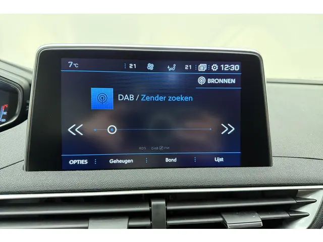 Peugeot 5008 1.6 PureTech Allure 2019 Benzine 24