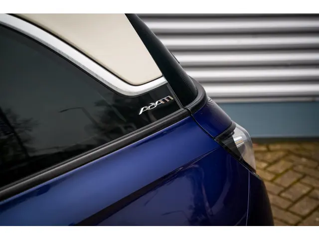 Opel ADAM 1.0 Turbo Jam Favourite 2016 Benzine 26
