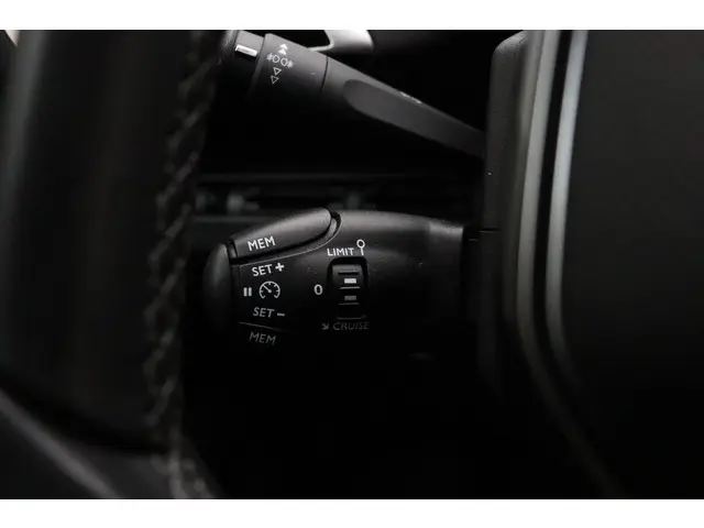 Peugeot 3008 1.2 PureTech Allure 2019 Benzine 25