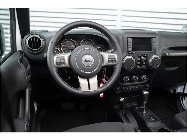 Jeep Wrangler Unlimited 3.6 Golden Eagle 2019 Benzine 10