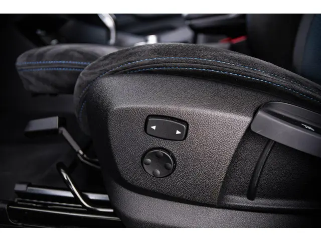 BMW X1 sDrive20i High Executive 2019 Benzine 56