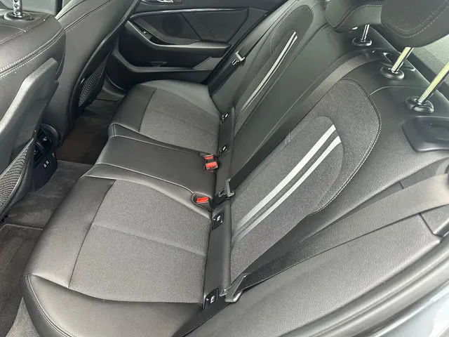 BMW 1 Serie 118i Executive Edition 2020 Benzine 7