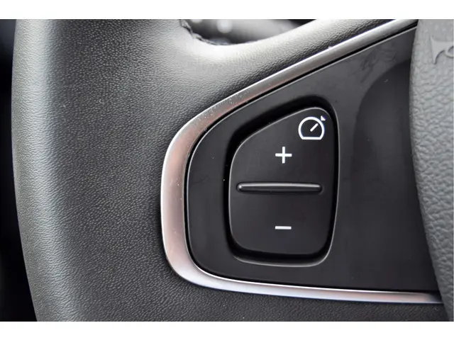 Renault Clio 0.9 TCe Limited 2018 Benzine 31