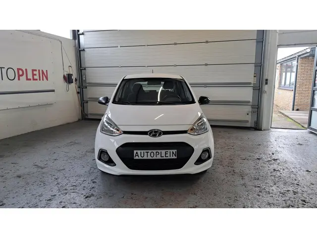 Hyundai i10 1.0i i-Motion 2015 Benzine 3