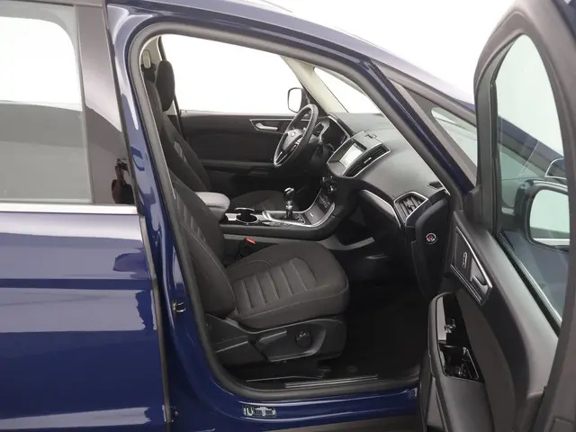 Ford Galaxy 1.5 Titanium 7P 2018 Benzine 27