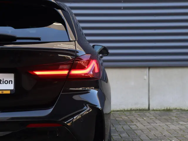 BMW 1 Serie 118i 2022 Benzine 34