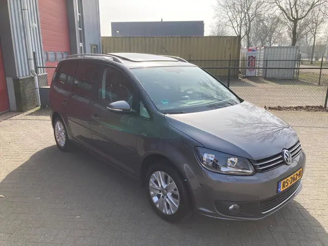 Volkswagen Touran 3