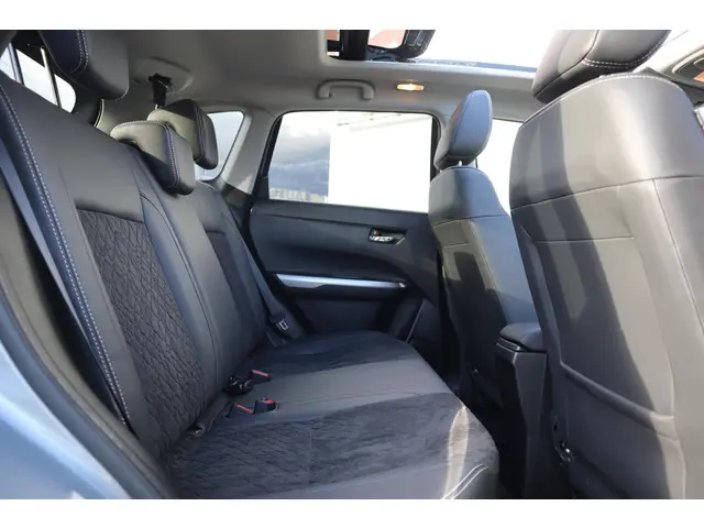 Suzuki Vitara 1.5 HYBRID STYLE 2022 Hybride Benzine 24