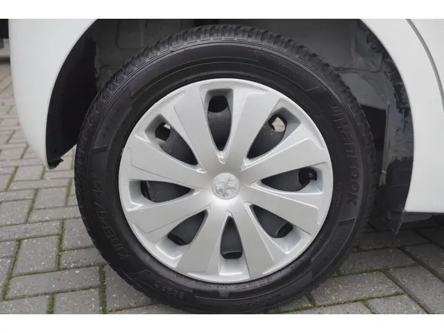 Peugeot 108 1.0 e-VTi Access / Radio / NAP 2018 Benzine 6