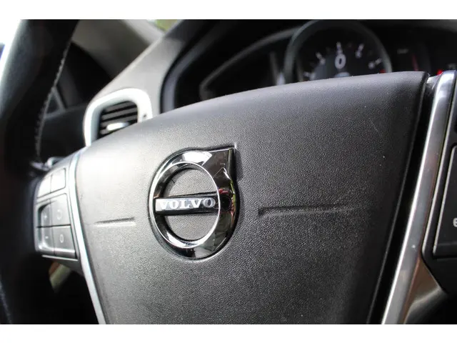 Volvo V40 2.0 T2 Nordic 220PK 2016 Benzine 16