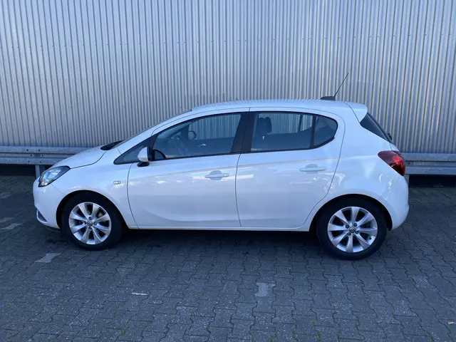 Opel Corsa 1.4 Favourite 2018 Benzine 9