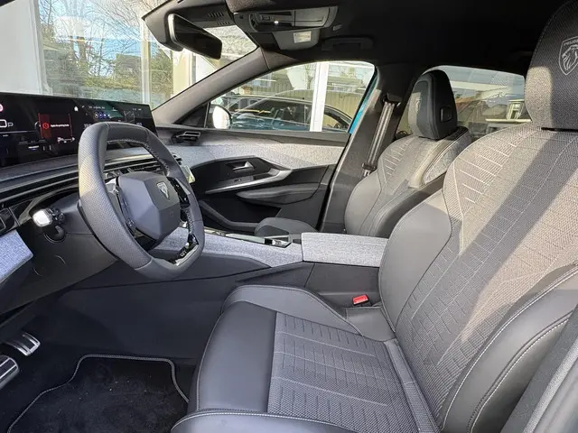 Peugeot 3008 1.2 Hybrid 145 GT 2025 Hybride Benzine 9