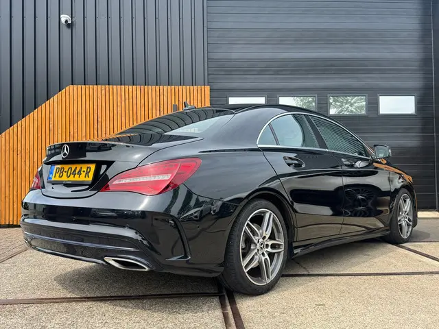 Mercedes-Benz CLA 180 Business Solution AMG 2017 Benzine 4