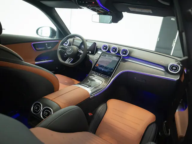 Mercedes-Benz C-Klasse Estate 180 AMG Line 2024 Benzine 60