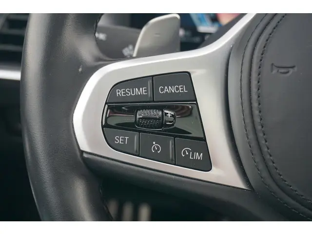 BMW 3 Serie 330e 2023 Hybride Benzine 14