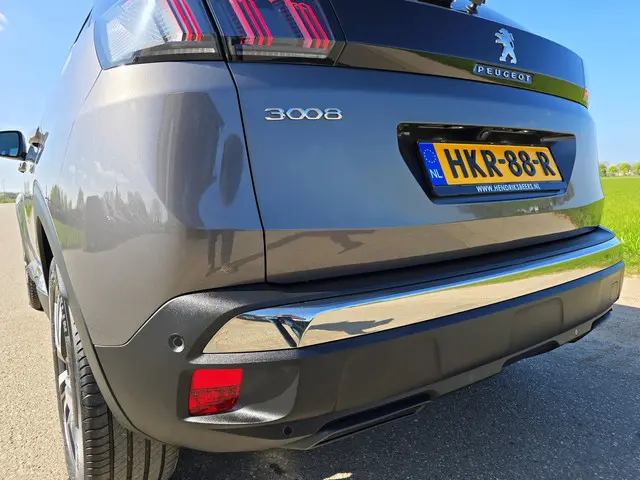 Peugeot 3008 1.2 PureTech Active 2022 Benzine 4