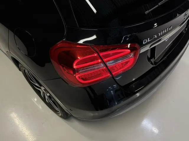 Mercedes-Benz GLA 180 d Prestige 2015 Diesel 9