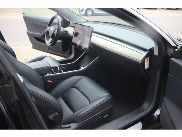 Tesla Model 3 Standard RWD Plus 60 kWh 2019 Elektrisch 8