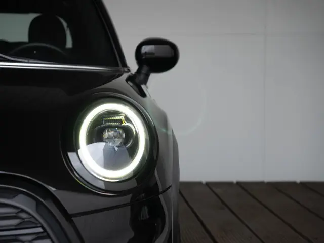 MINI 5-Deurs Cooper 2022 Benzine 16