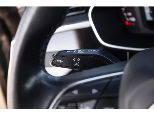 Audi Q3 45 TFSI e edition 2021 Hybride Benzine 29