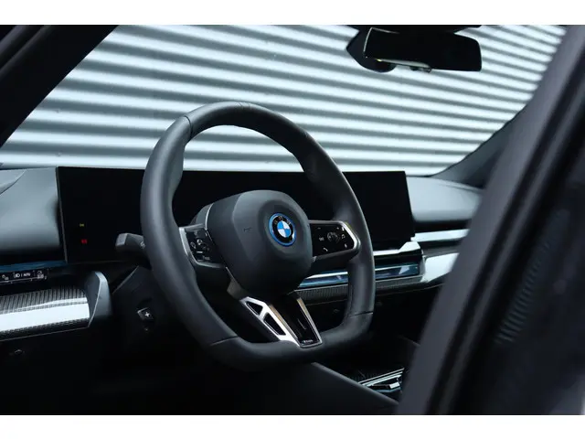 BMW i5 eDrive40 2025 Elektrisch 13