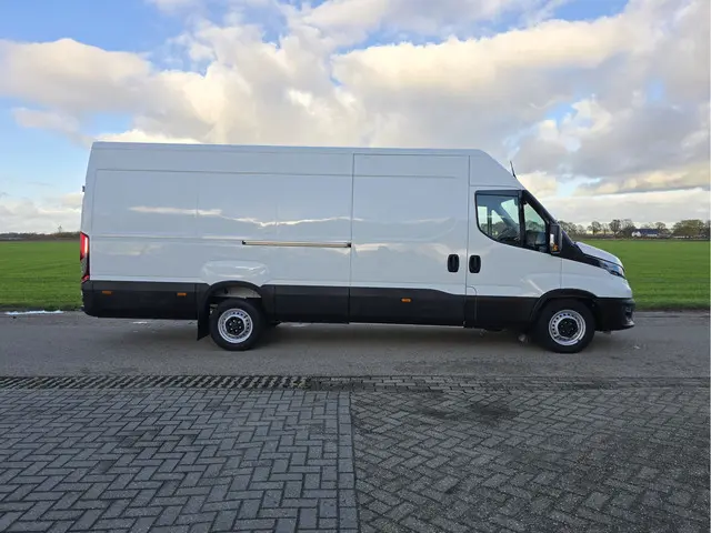 Iveco Daily 35S18HV 3.0 410 H2 2023 Diesel 9