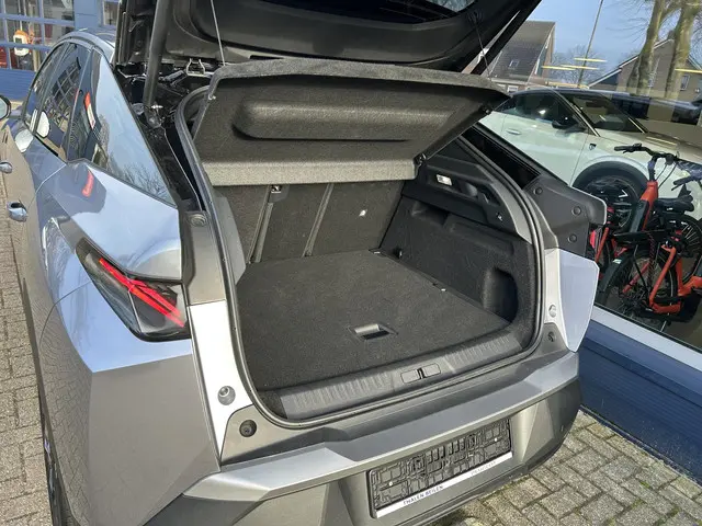 Peugeot 3008 1.2 Hybrid 145 GT 2024 Hybride Benzine 17