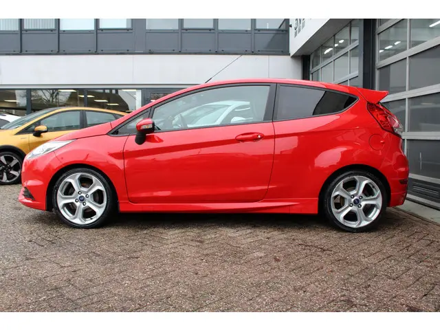Ford Fiesta 1.6 ST1 2014 Benzine 4
