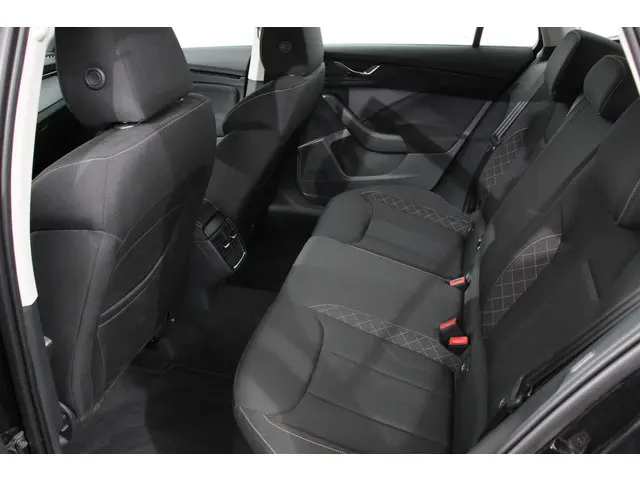 Škoda Kamiq 1.0 TSI 110pk Ambition 2021 Benzine 8