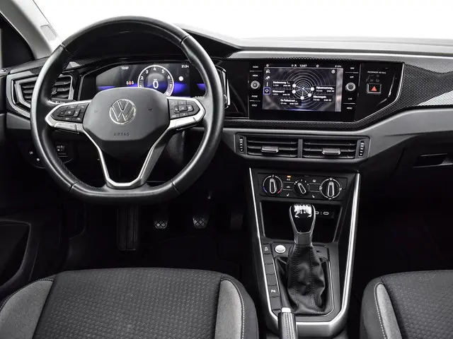 Volkswagen Polo 1.0 TSI 95pk Life 2023 Benzine 3