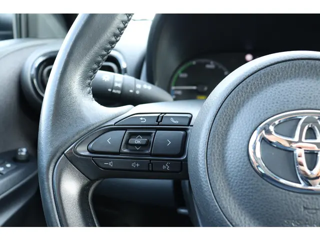 Toyota Yaris 1.5 Hybrid Active 2022 Hybride Benzine 15