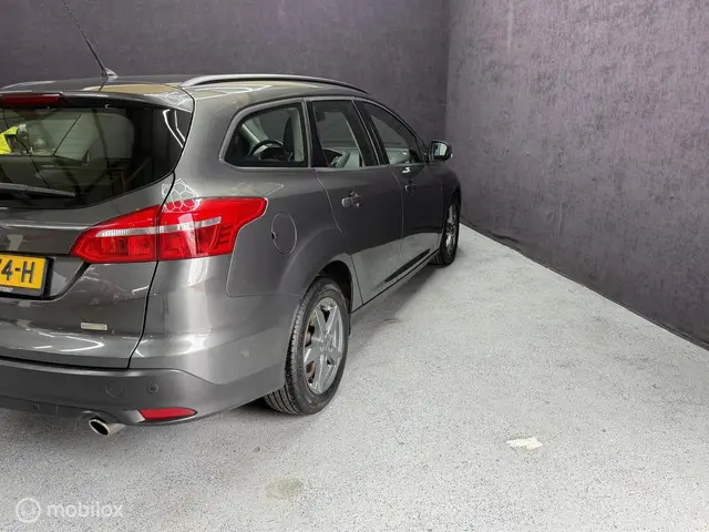 Ford Focus Wagon 1.5 Titanium 2017 Benzine 6