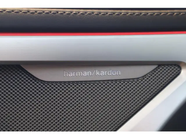 BMW 8 Serie 840i High Executive 2022 Benzine 22