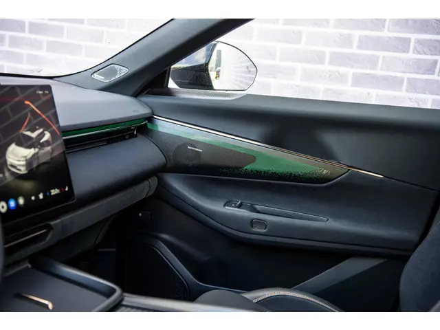 Lynk & Co 08 1.5 More 2026 Hybride Benzine 26