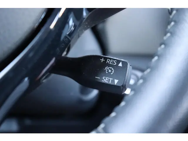 Toyota Yaris 1.0 VVT-i Aspiration, Trekhaak 2017 Benzine 28