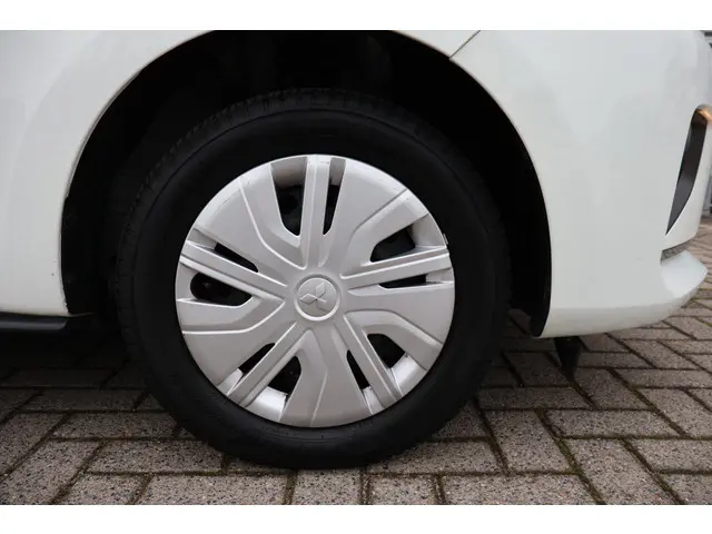 Mitsubishi Space Star 1.0 Cool+ 2020 Benzine 15