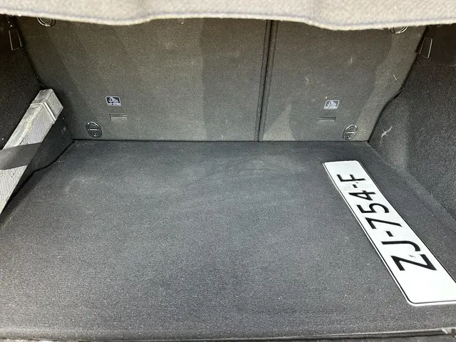 Peugeot 2008 1.2 PureTech Blue Lion Automaat 2019 Benzine 9
