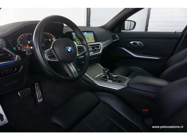 BMW 3 Serie Touring 318i 2020 Benzine 11