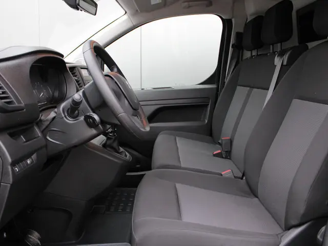 Peugeot Expert 1.5 BlueHDI 100 S&S L2 2023 Diesel 11