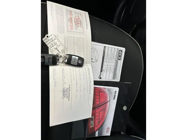Kia Venga 1.6 CVVT ExecutiveLine 2017 Benzine 32