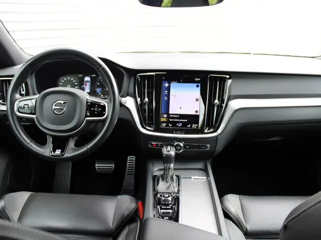 Volvo S60 2.0 T4 R-Design 2020 Benzine 16
