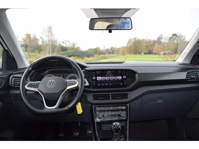 Volkswagen T-Cross 1.0 TSI Life 2021 Benzine 25