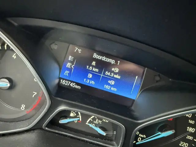 Ford C-MAX 1.0 Titanium 2015 Benzine 16