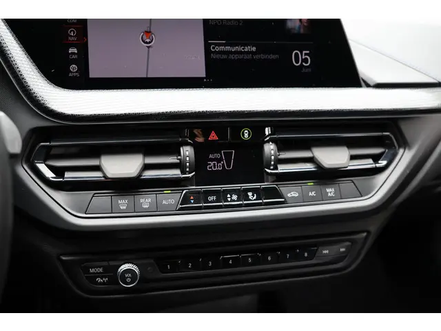 BMW 1 Serie 116i High Executive 2022 Benzine 23
