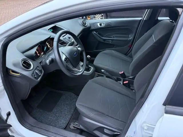 Ford Fiesta 1.25 2014 Benzine 17