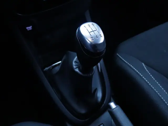 Renault Clio Estate 0.9 TCe Limited 2018 Benzine 23